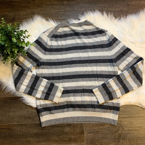 ❤️SOLD Banana Republic wool cashmere sweater - Picture 7 of 7